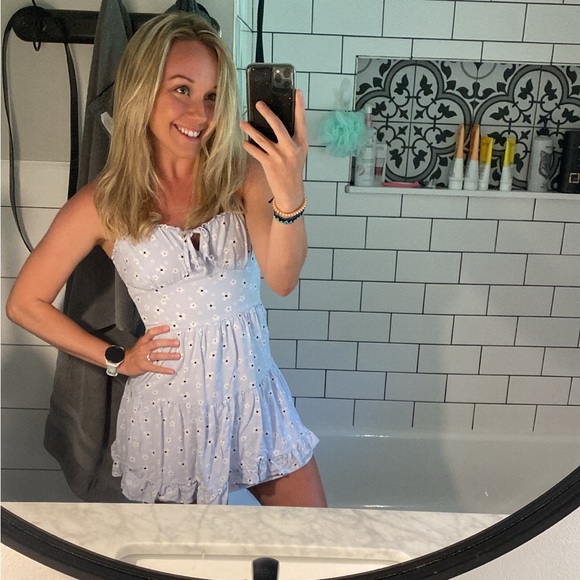 Meet your Posher, Holly - Picture 2 of 4